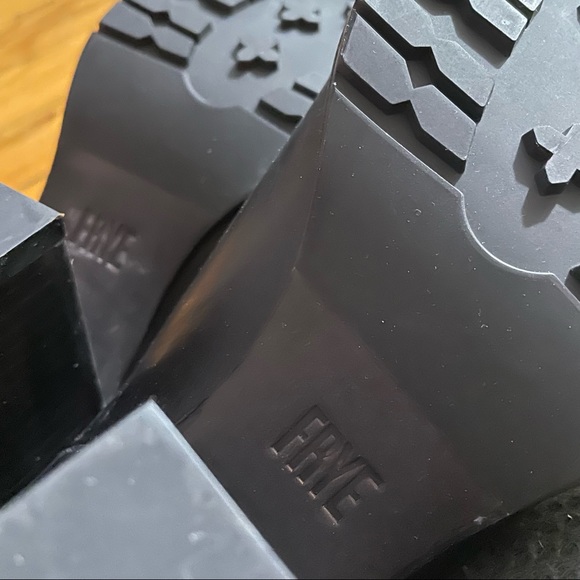 Frye Pull On Ankle Combat Booties Boots Black Leather - Picture 4 of 7